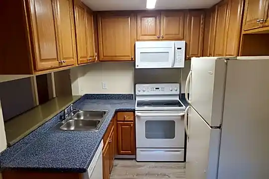 670 Winona Ct #40 Photo 2