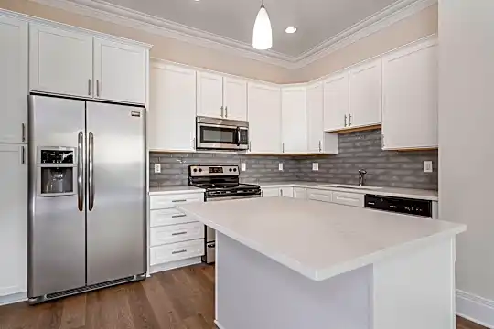 Harrison Park Apartments Photo 2
