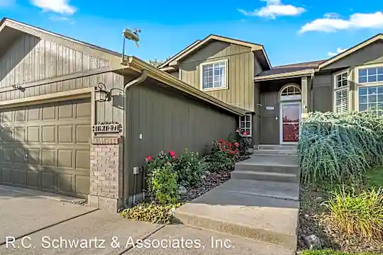 19127 E Baldwin Ln Photo 2