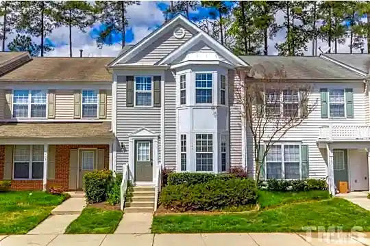 105 Parklane Dr Photo 1