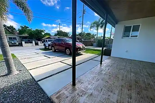 1020 NW 24th Ct #1020 Photo 1