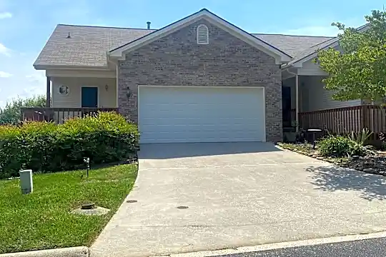 513 Cimarron Cir Photo 1