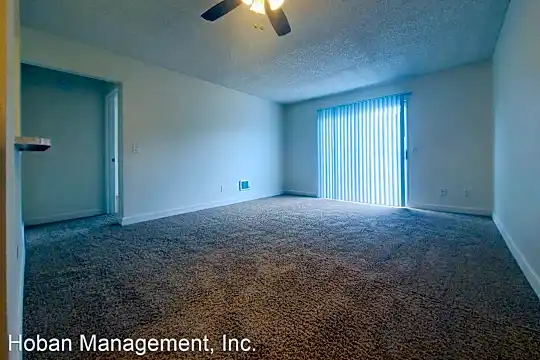 246 Emerald Dr Photo 2