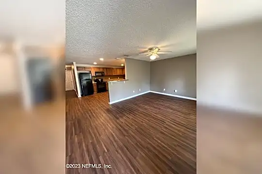 3120 Stuart St Photo 2