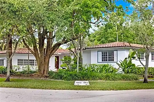 701 Paradiso Ave Photo 1