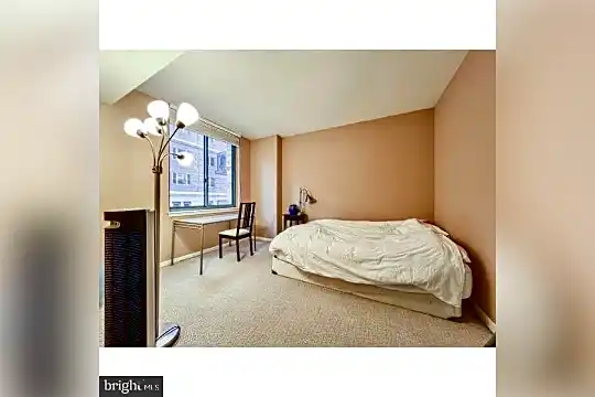 851 N Glebe Rd #307 Photo 2