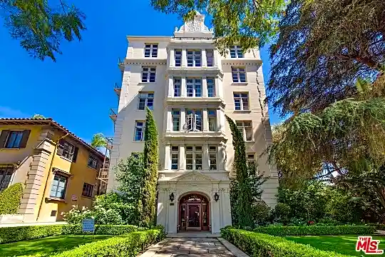 1360 Crescent Heights Blvd #5A Photo 1