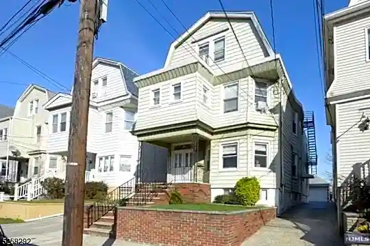 296 Ivy St #3 Photo 1