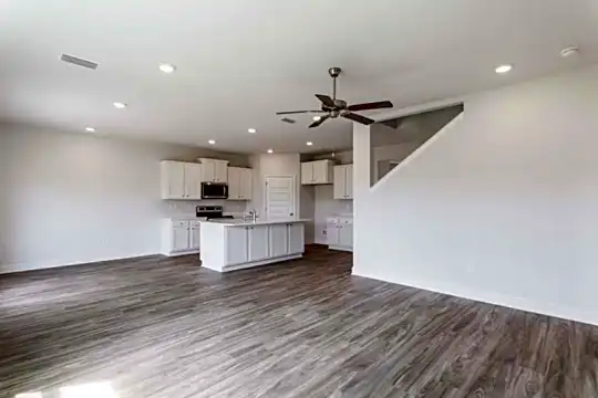 10 Oak Trees Ln E Photo 2