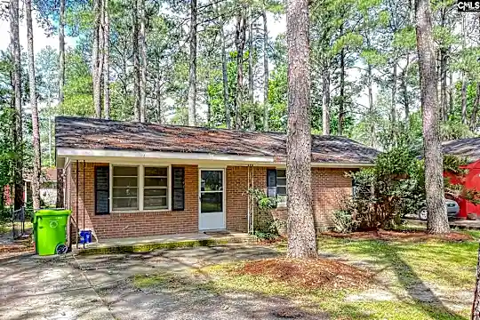 141 Westbridge Rd Photo 2