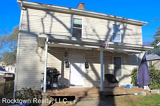 272 W Bruce St