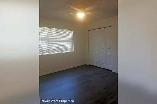 1145 Magnolia Ave Photo 2