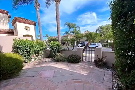 19005 Fairmont Ln Photo 2