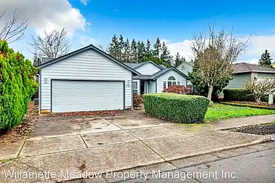 1132 Natalie Ave SE Photo 2