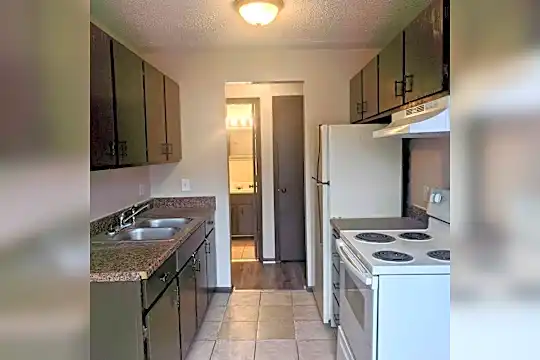 1841 Magnolia Ave E Photo 1