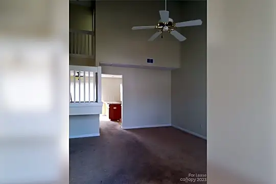 125 Lynch Cir Photo 2