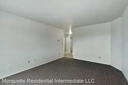 2807 W Michigan St Photo 2