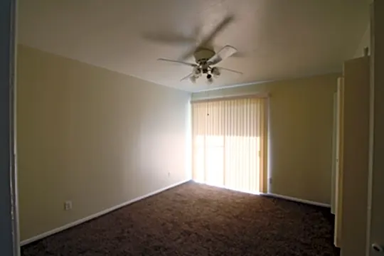 Crescent Ridge Apartments Photo 2