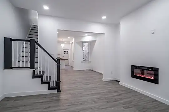 2119 Penn St Photo 2