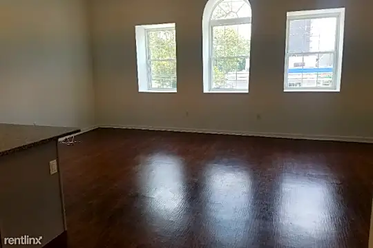 2231 Bryn Mawr Ave Photo 2