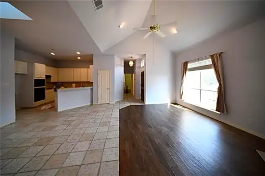 8791 Halstead Ct Photo 2