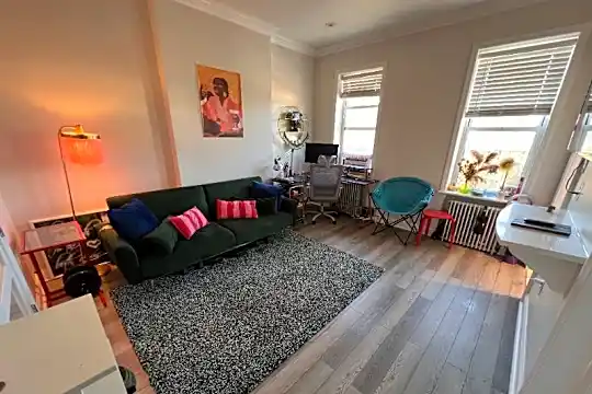 545 Rogers Ave Photo 2