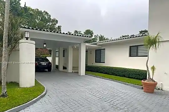 1600 Micanopy Ave Photo 2