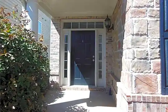 4230 Granby Cir Photo 2