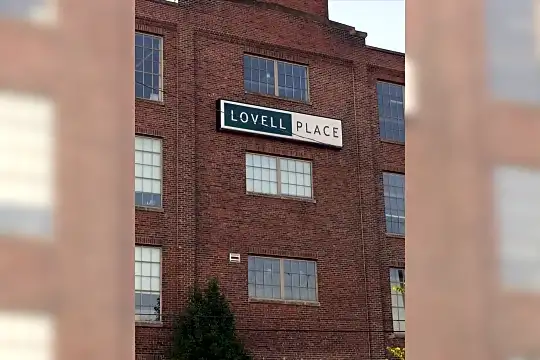 Lovell Place Photo 2