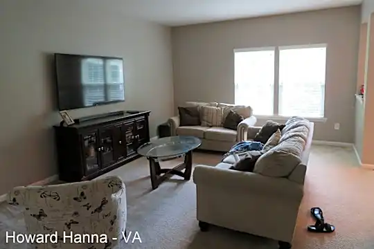 223 Bethune Dr Photo 2