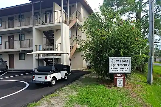 Bay Front Apartments Photo 2