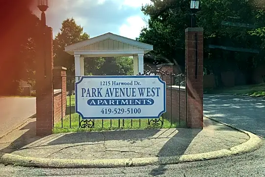 Park Avenue West Apartments Photo 2