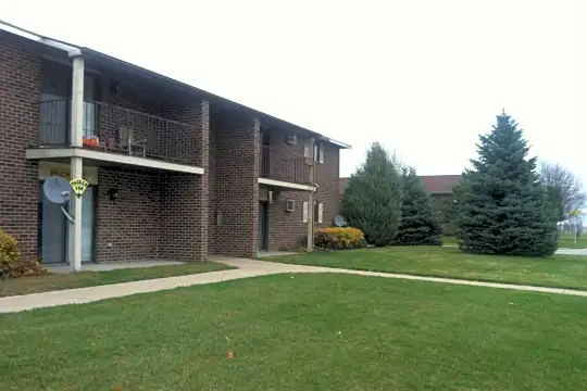 Pulaski Apartments Photo 1