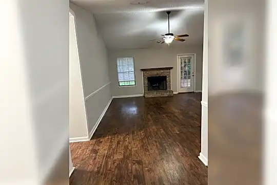 1349 Blockford Ct W Photo 2