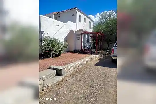 520 Gregory Ave Photo 2
