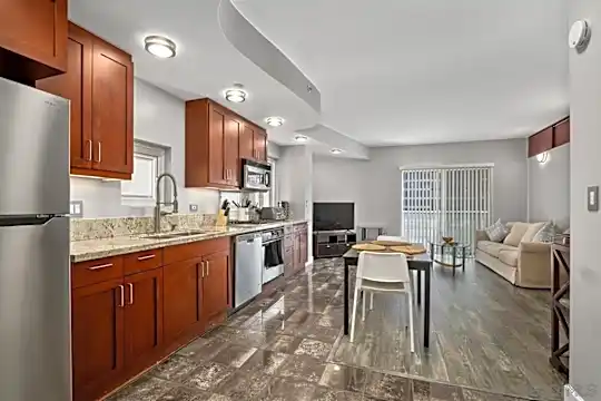 550 15th St #601 Photo 1