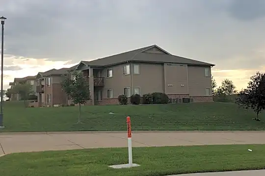 Hunters Ridge Apartments Photo 1