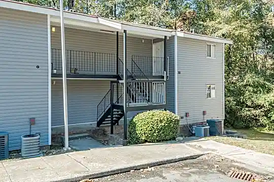 1700 14th Ave E Photo 2