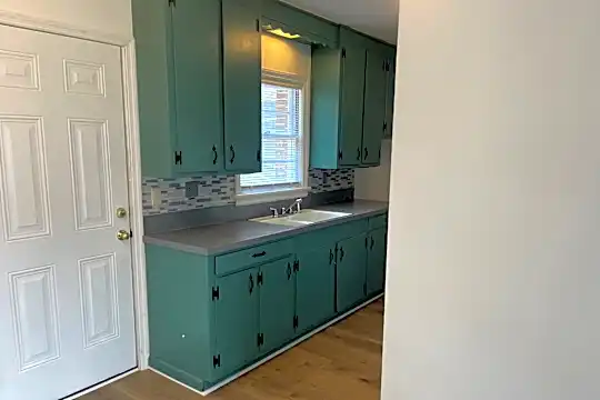 657 Windermere Blvd Photo 2