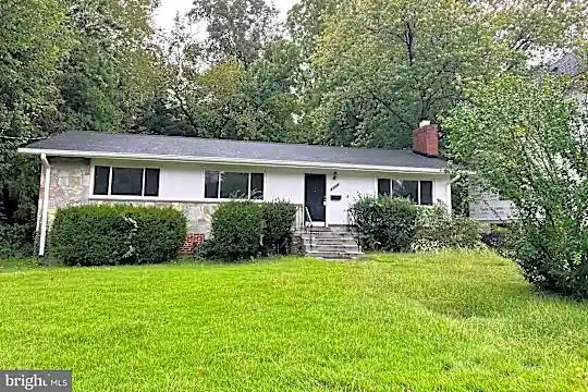 7017 Enterprise Ave Photo 1