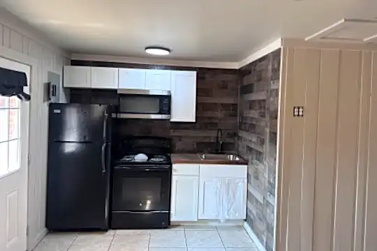 272 2nd Ave Photo 1