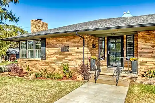 1835 Drakestone Ave Photo 1