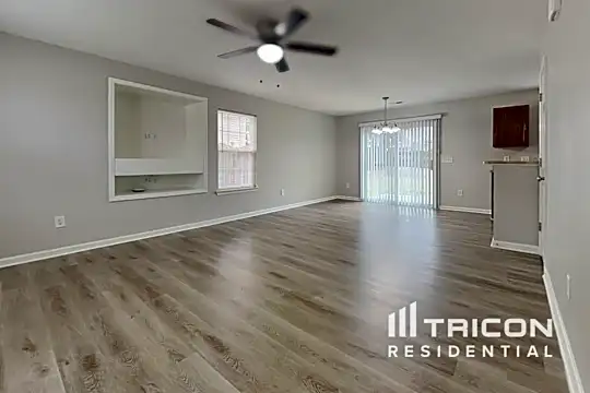 258 Drooping Leaf Lane Photo 2