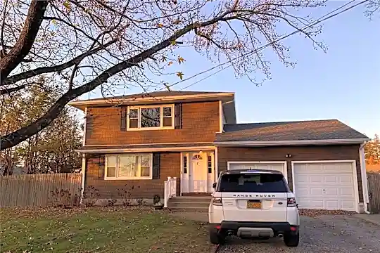1 Garfield Ave Photo 2