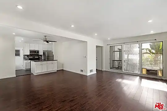 1157 Horn Ave #1 Photo 1