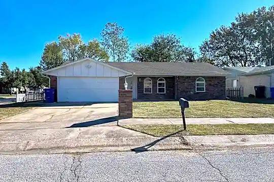 6103 S 116th E Ave Photo 1