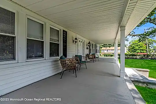 309 Cedar Ave Photo 2
