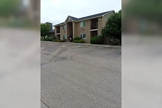 Thunder Rock Apartments Photo 1