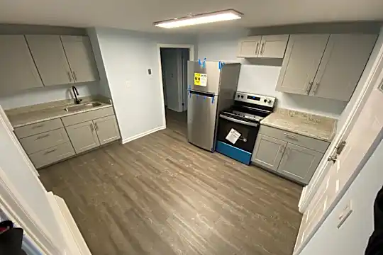 825 Reece Rd Photo 2