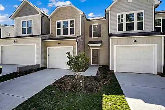 1017 Everglades Wy Photo 1
